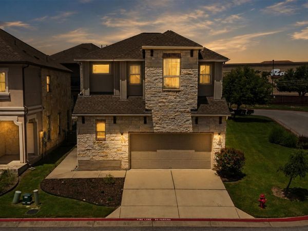 2105 Town Centre DR, Unit 40, Round Rock, TX 78664