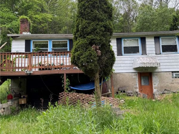 163 Karch Rd , Burgettstown, PA 15021