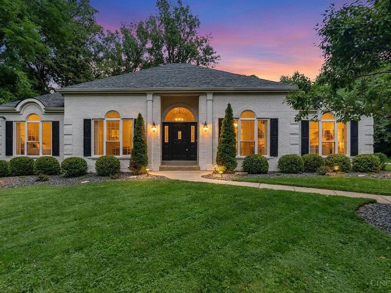 631 Greenwood Avenue, Cincinnati, OH 45229 Photo 1