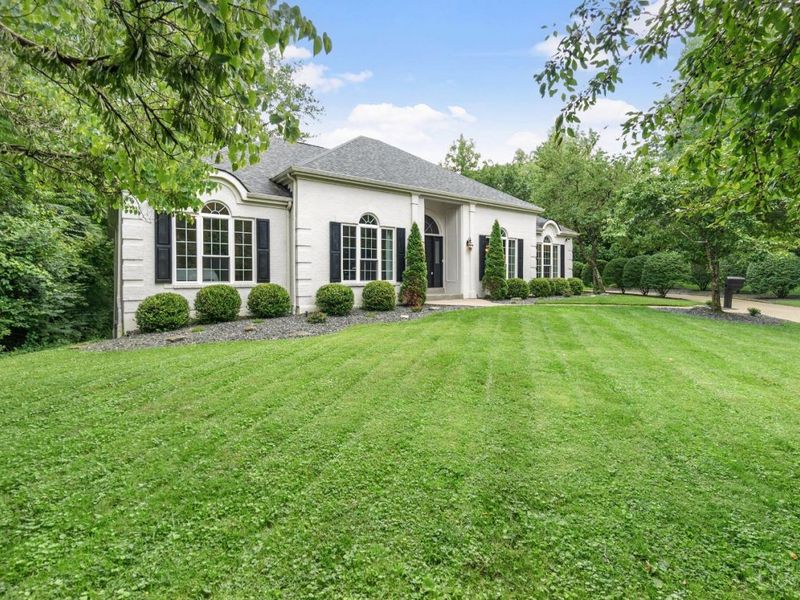 631 Greenwood Avenue, Cincinnati, OH 45229 Photo 3