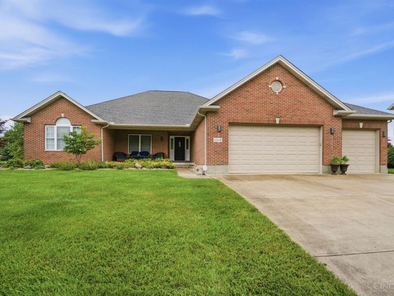 1548 Alexander Drive, Hamilton, OH 45013 Photo 2
