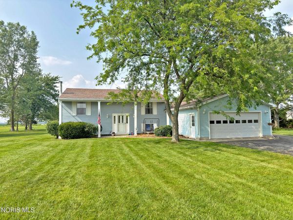 9204 Devils Hole Road, Bowling Green, OH 43402
