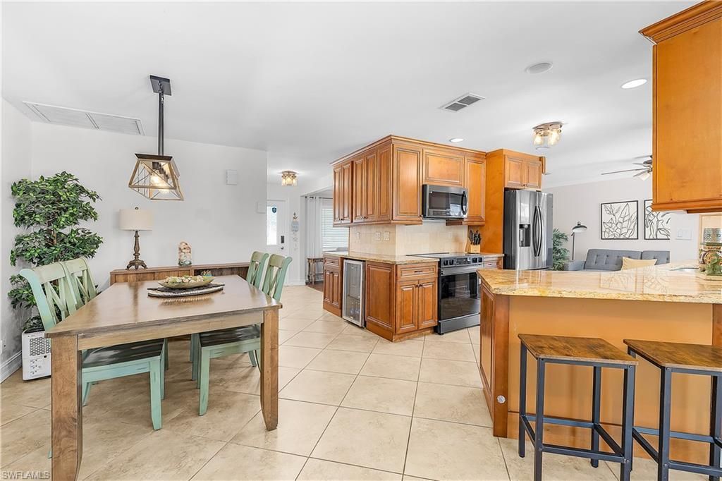 6954 Pickadilly Ct, Fort Myers, FL 33919 Photo