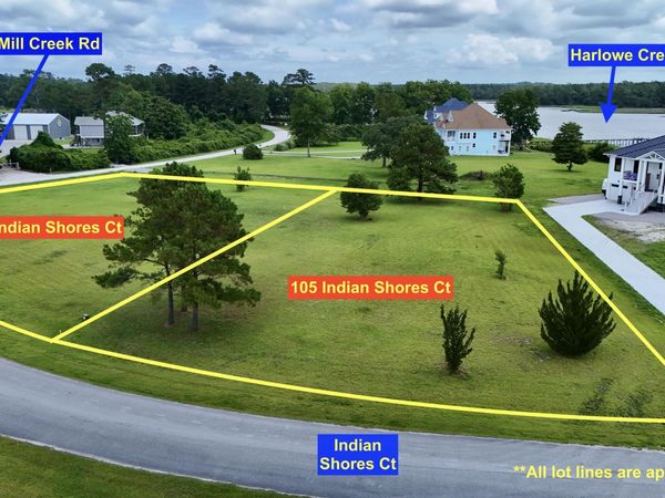 105 Indian Shores Court , Newport, NC 28570