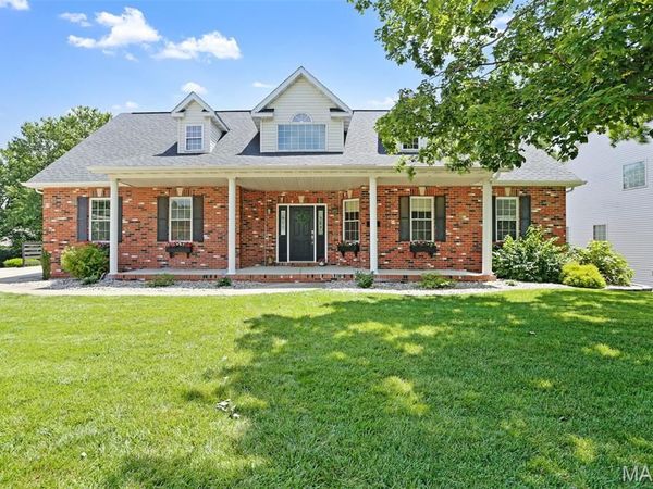 222 Sturbridge Boulevard , Glen Carbon, IL 62034