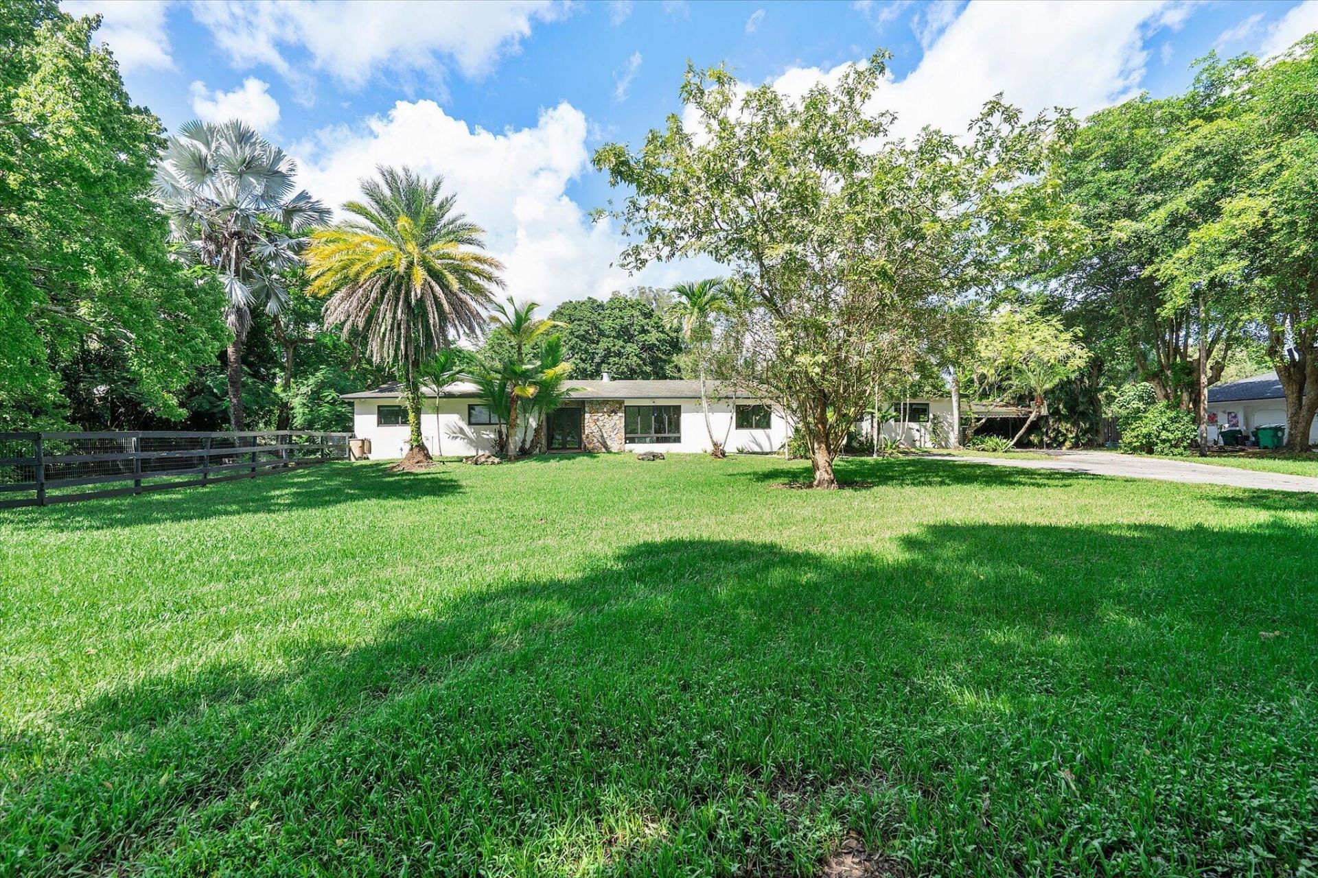 10751 SW 25th Street, Davie, FL 33324 Photo