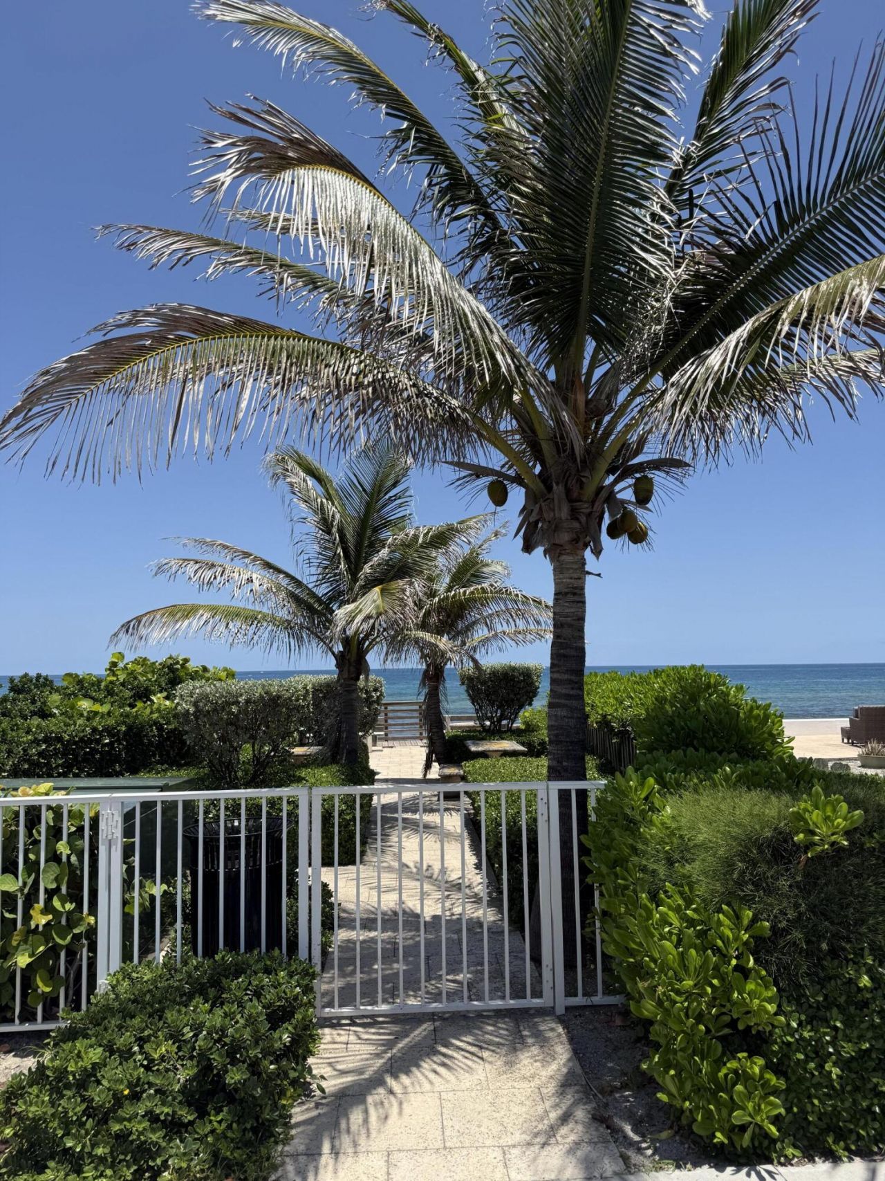 222 Monterey Road, Palm Beach, FL 33480 Photo