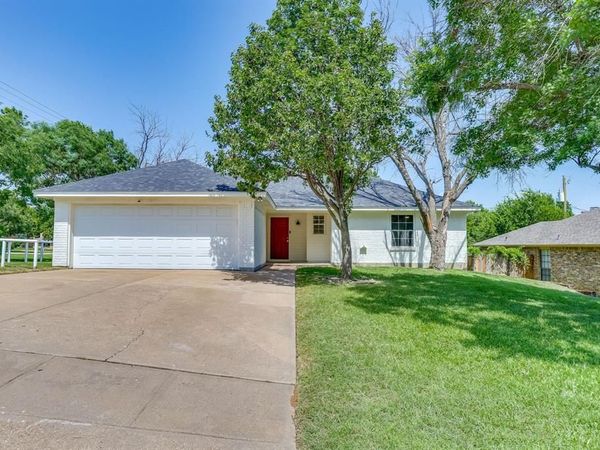 912 Blue Ridge Drive, Burleson, TX 76028
