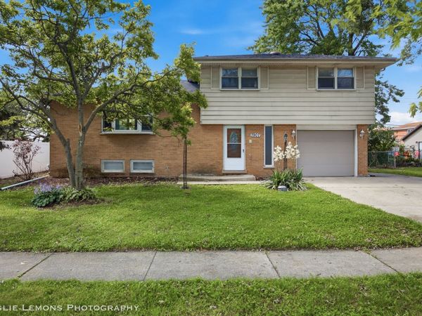 7907 W 89th Street , Hickory Hills, IL 60457