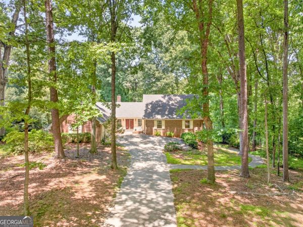 2220 Valley Creek Circle, Snellville, GA 30078