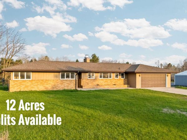 402 Division Street S, Bellaire, MI 49615