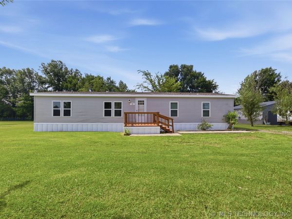 172 Spring Creek Street , Pryor, OK 74361