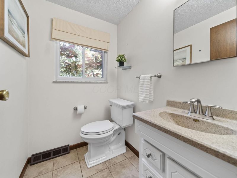 846 Walbridge Drive, Columbus, OH 43230 Photo 16