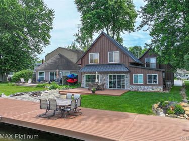 3154 PONEMAH Drive, Fenton Township, Mi 48430