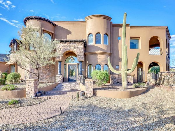 8746 E RUSSELL Street, Mesa, AZ 85207