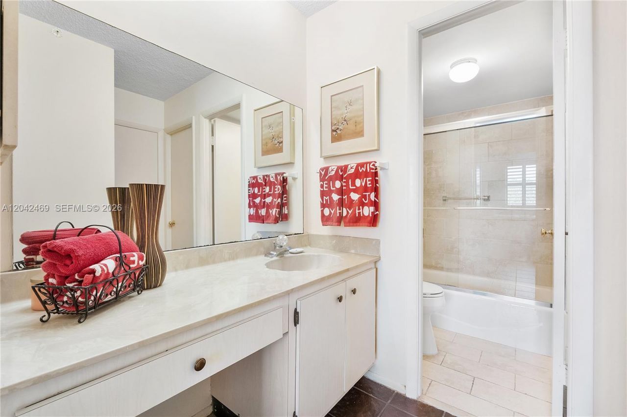 5 Island Ave, Unit 6A, Miami Beach, FL 33139 Photo