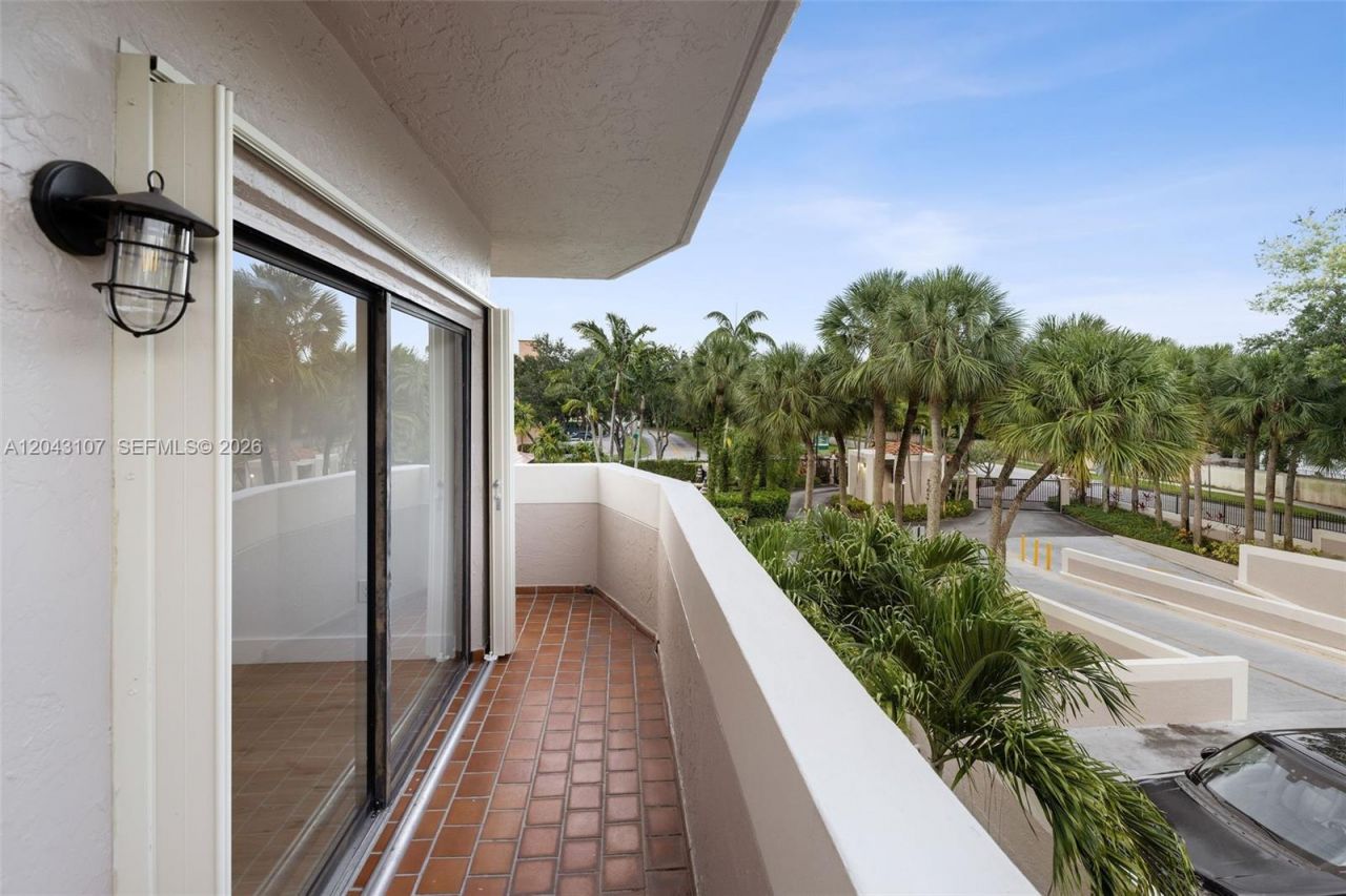 9001 SW 94th St , Unit 201, Miami, FL 33176 Photo