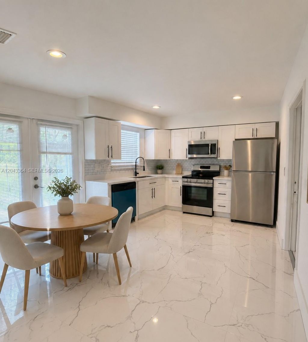96 Caroline Dr , West Palm Beach, FL 33415 Photo