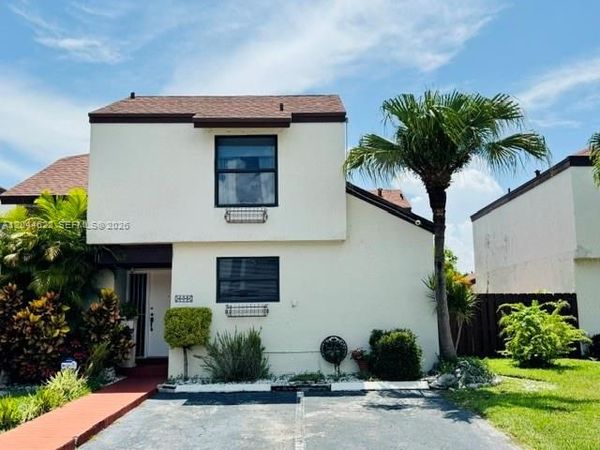 635 NW 97th Pl , Miami, FL 33172