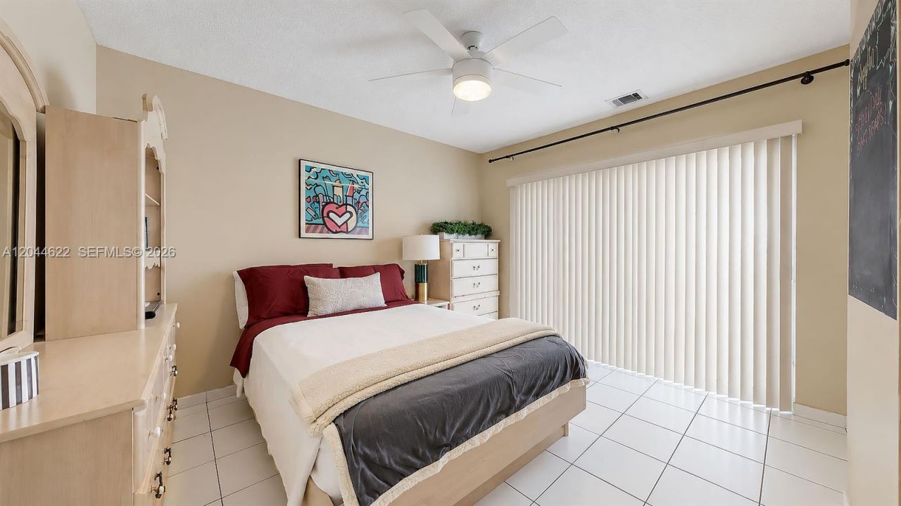 635 NW 97th Pl, Miami, FL 33172 Photo
