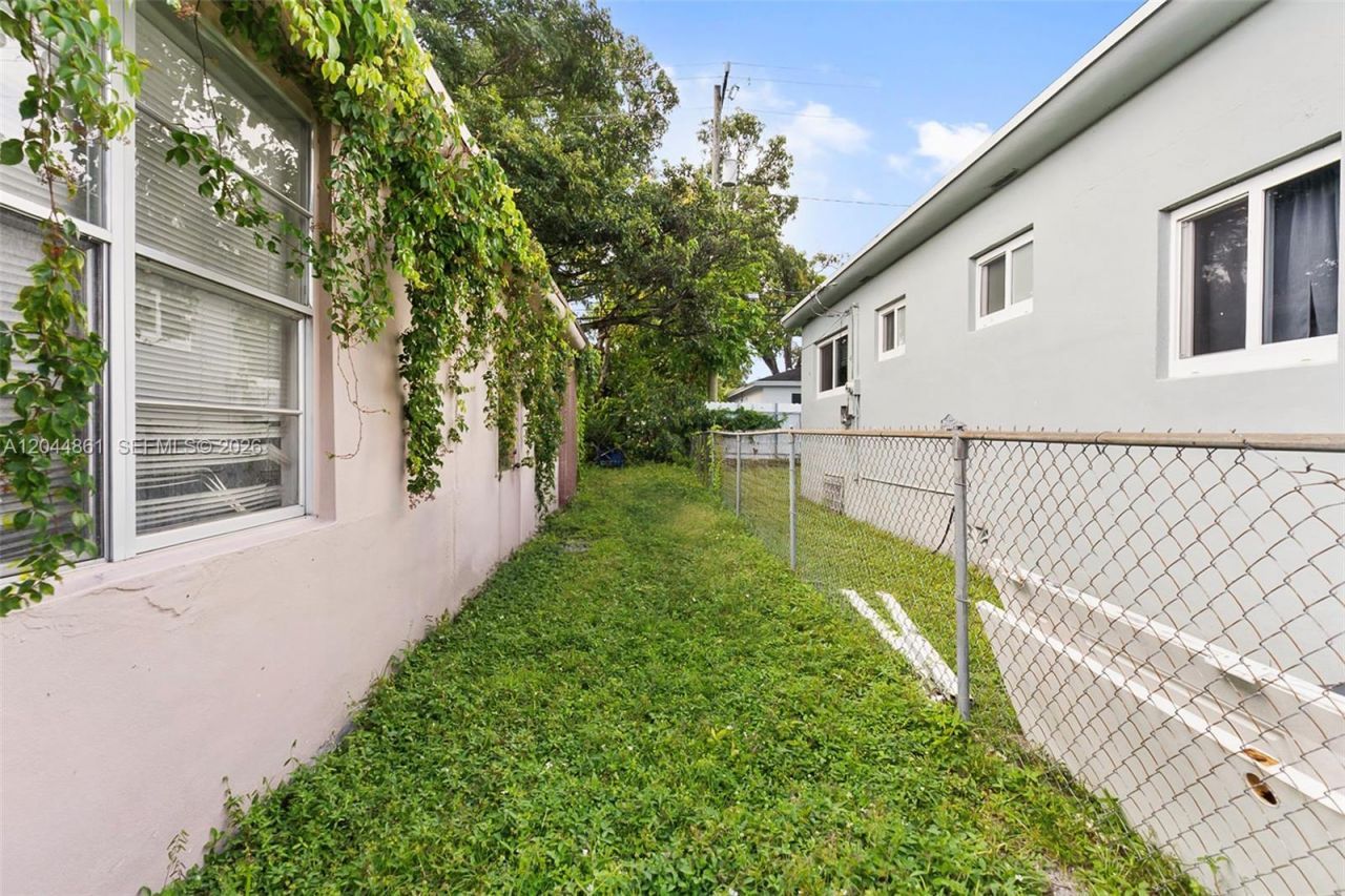 Please Call For Address, Miami, FL 33167 Photo
