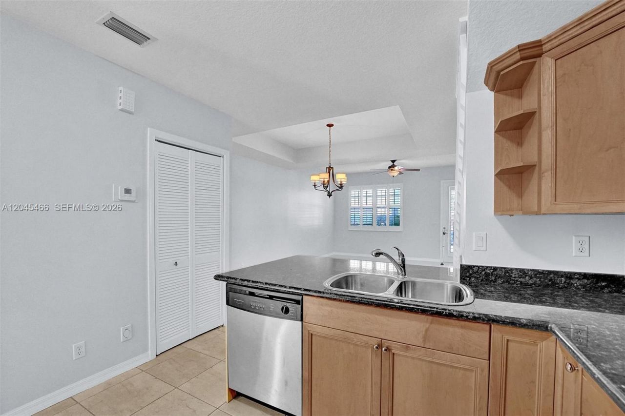 602 S Federal Hwy , Unit 12, Lake Worth, FL 33460 Photo