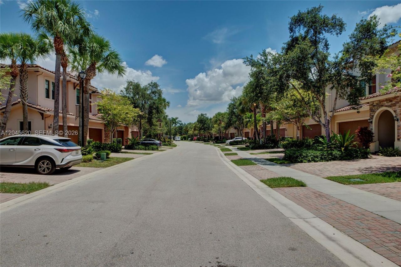 142 SW 127th Terrace , Plantation, FL 33325 Photo