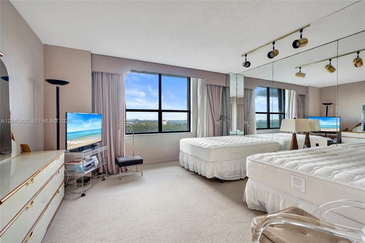 9801 Collins Ave , Unit 8S, Bal Harbour, FL 33154 Photo