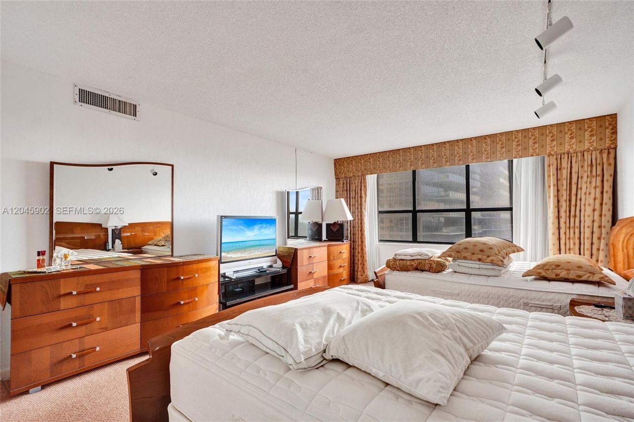 9801 Collins Ave , Unit 8S, Bal Harbour, FL 33154 Photo