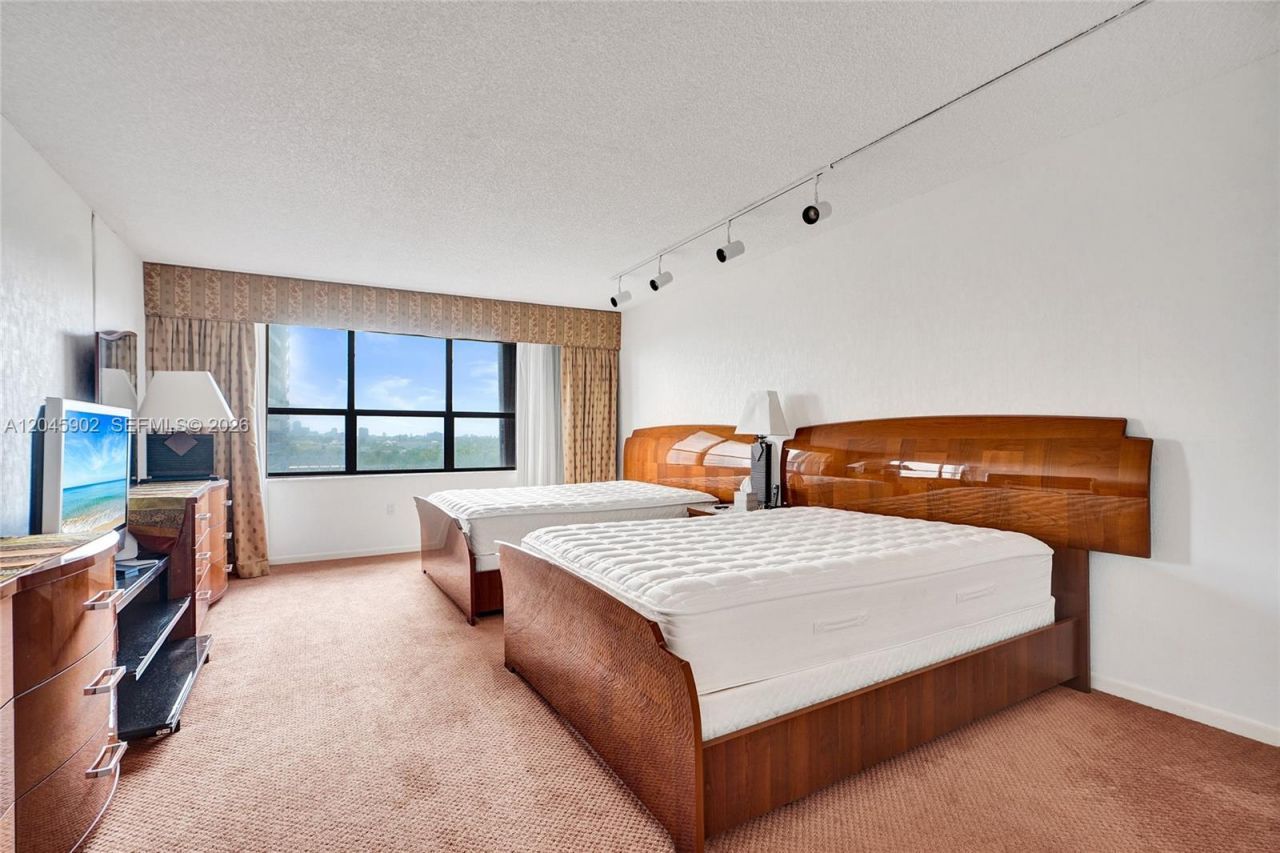9801 Collins Ave , Unit 8S, Bal Harbour, FL 33154 Photo