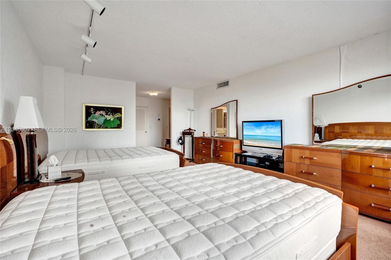 9801 Collins Ave , Unit 8S, Bal Harbour, FL 33154 Photo