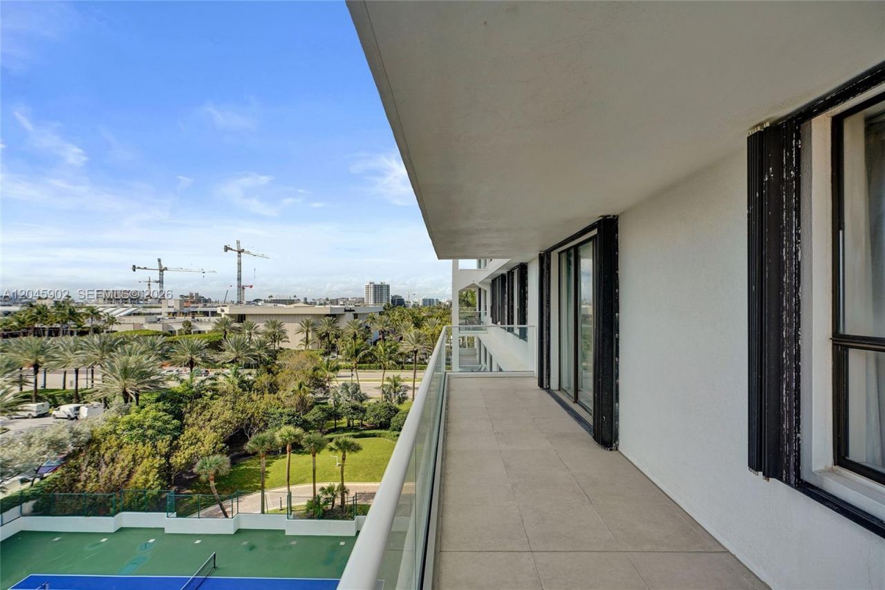 9801 Collins Ave , Unit 8S, Bal Harbour, FL 33154 Photo