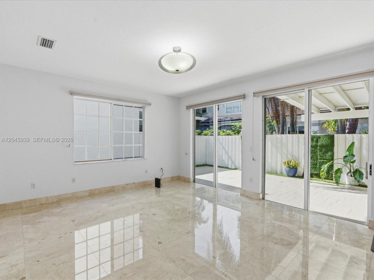 11274 NW 43rd Ter , Doral, FL 33178 Photo