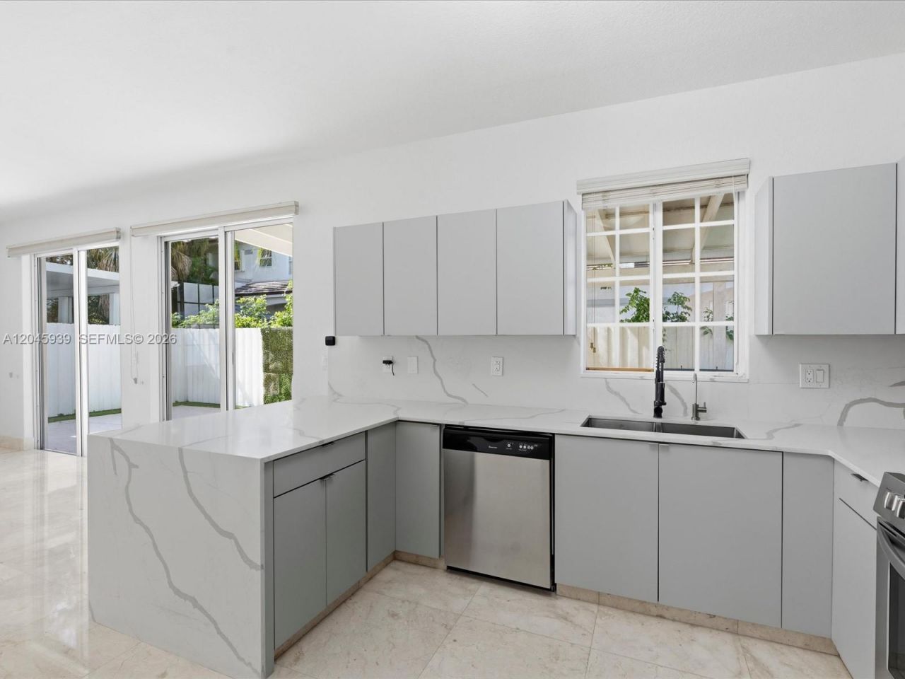 11274 NW 43rd Ter , Doral, FL 33178 Photo
