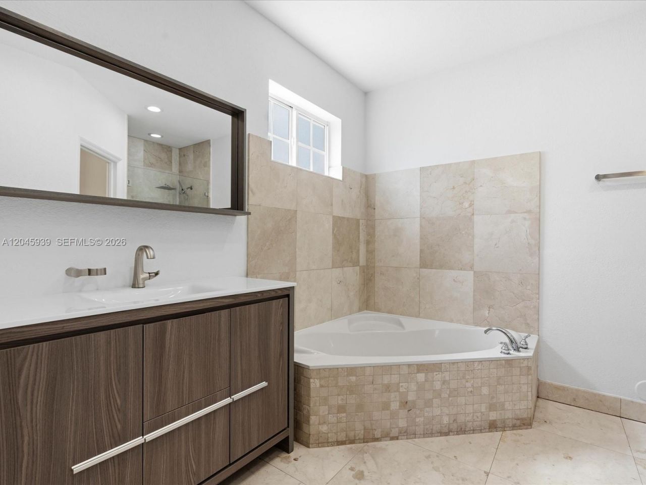 11274 NW 43rd Ter , Doral, FL 33178 Photo