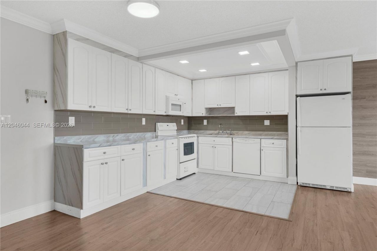 1121 SW 122nd Ave , Unit 412-2, Miami, FL 33184 Photo