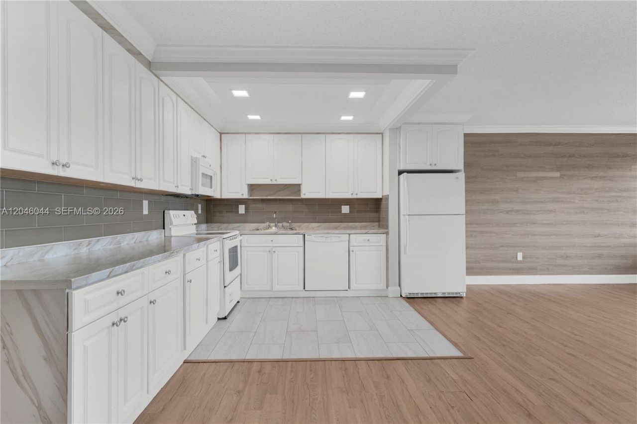 1121 SW 122nd Ave , Unit 412-2, Miami, FL 33184 Photo
