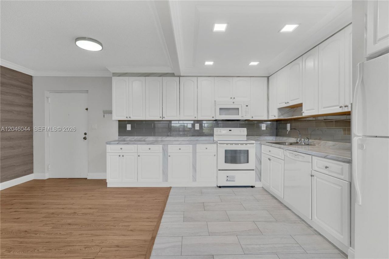 1121 SW 122nd Ave , Unit 412-2, Miami, FL 33184 Photo