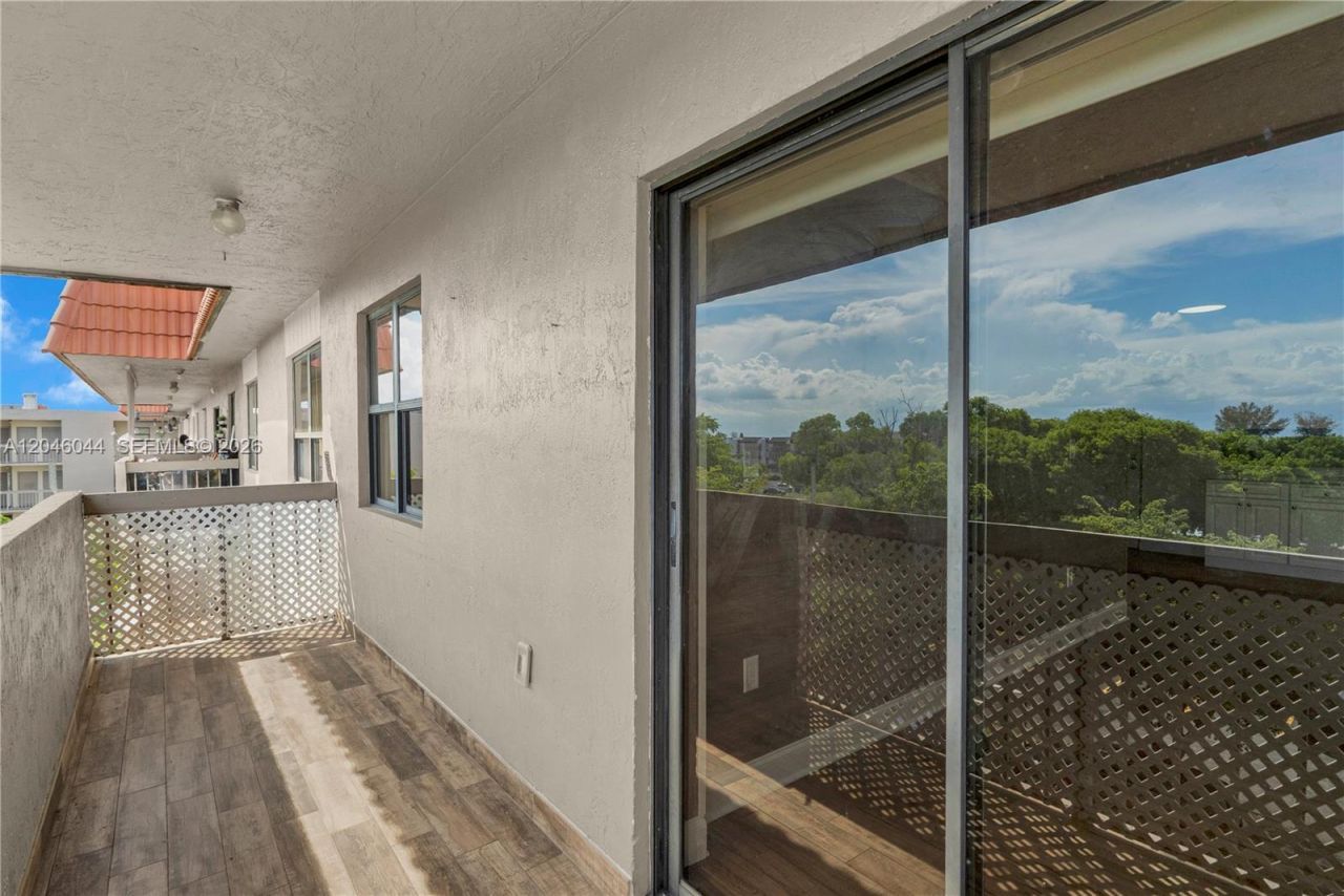 1121 SW 122nd Ave , Unit 412-2, Miami, FL 33184 Photo