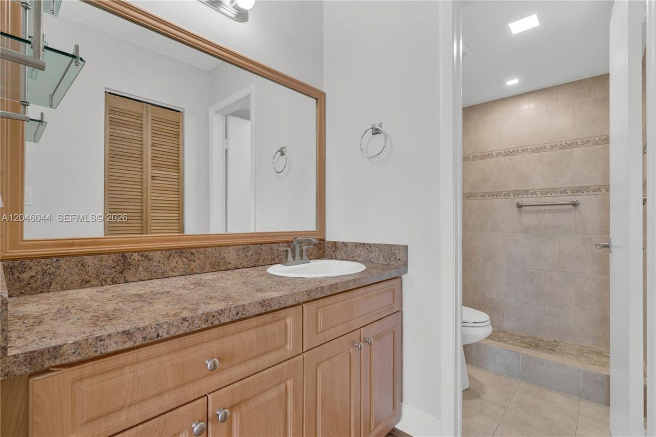 1121 SW 122nd Ave , Unit 412-2, Miami, FL 33184 Photo