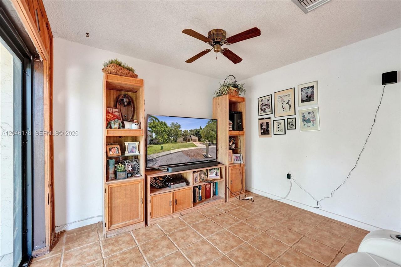 9120 SW 49th St, Cooper City, FL 33328 Photo
