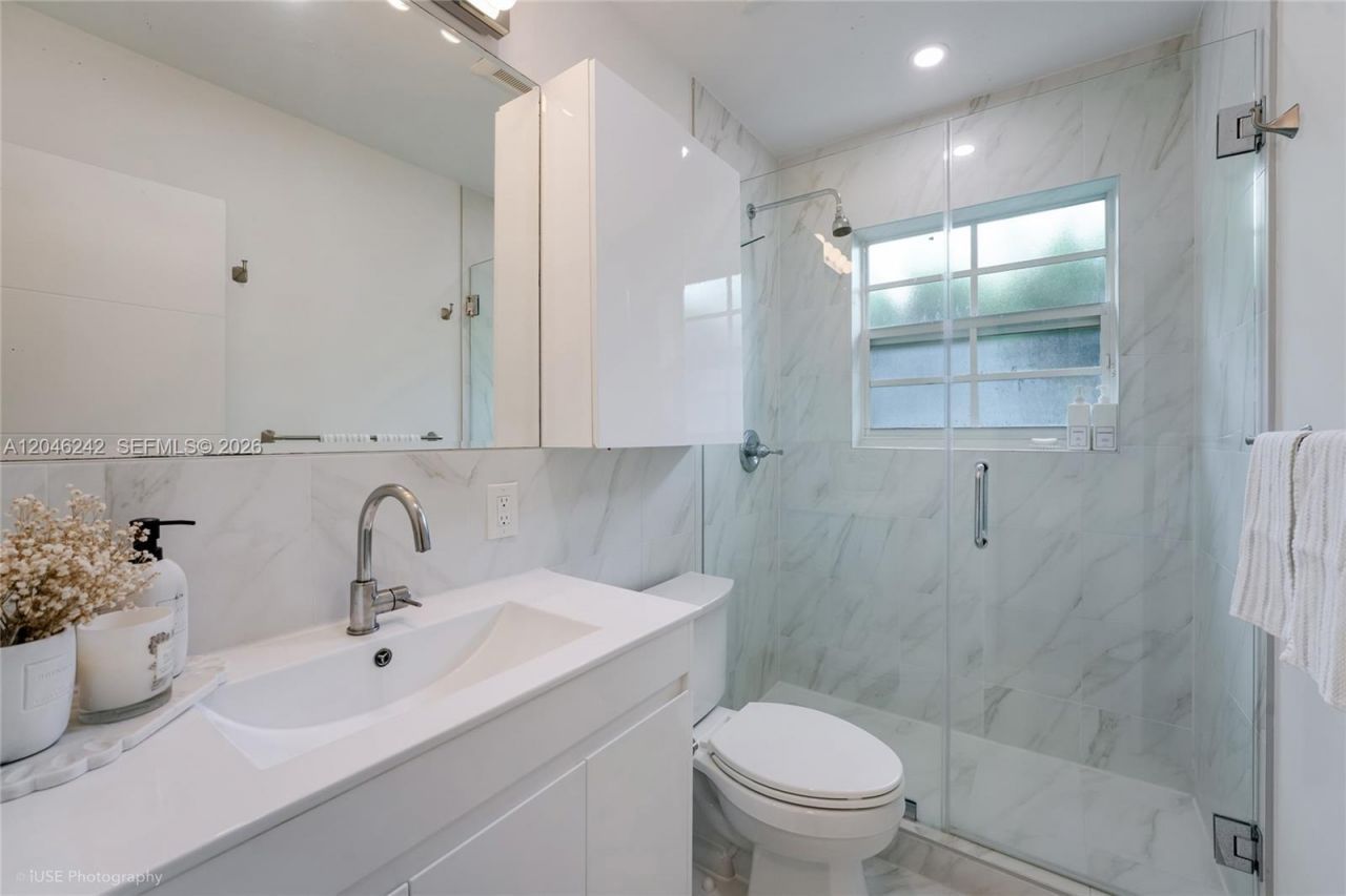 1556 Catalonia Ave , Coral Gables, FL 33134 Photo