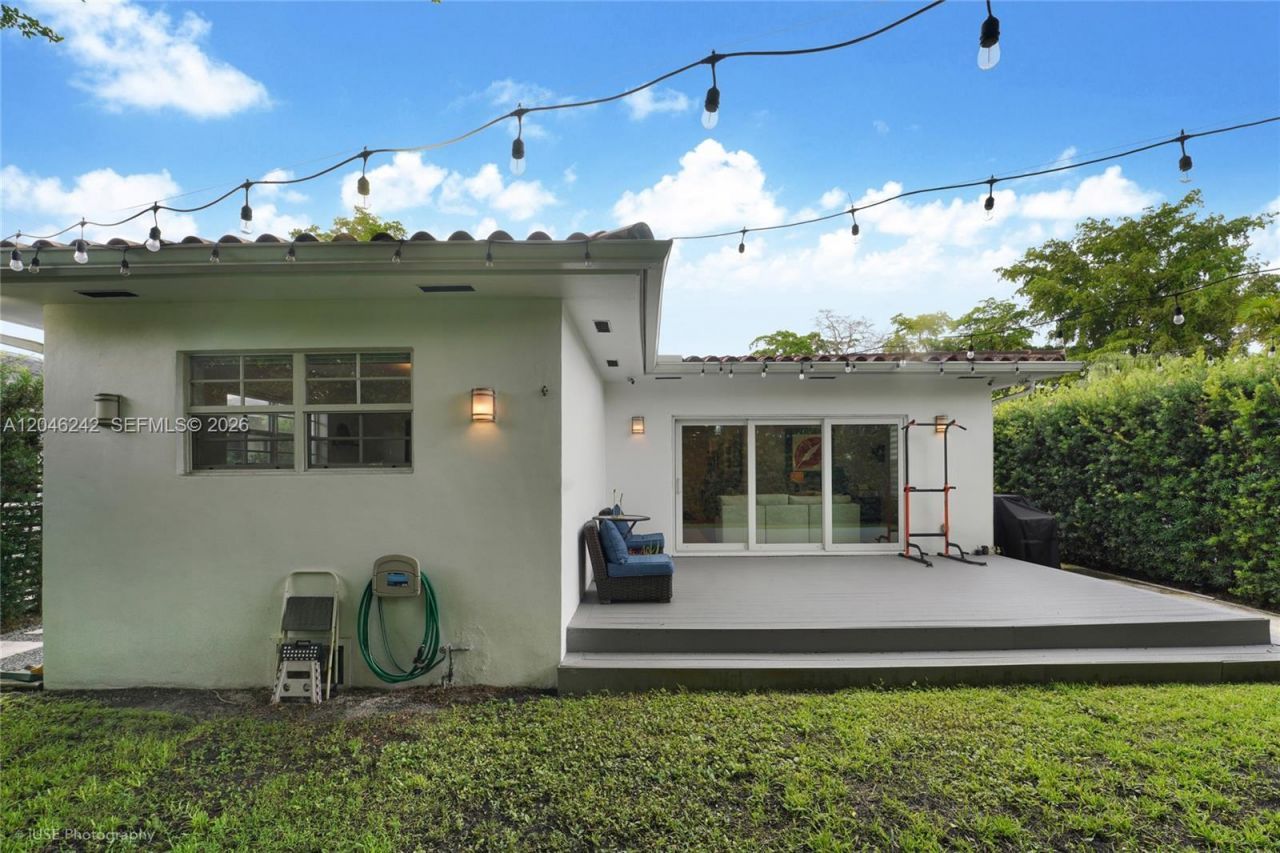 1556 Catalonia Ave , Coral Gables, FL 33134 Photo