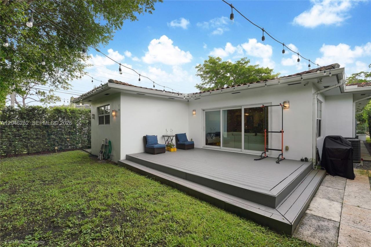 1556 Catalonia Ave , Coral Gables, FL 33134 Photo