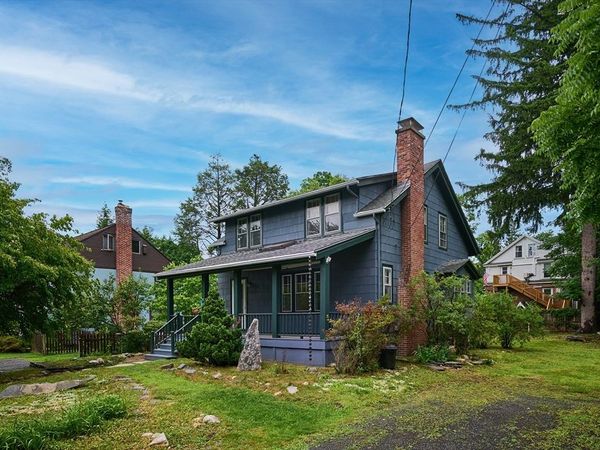 9 Mcclure St, Amherst, MA 01002