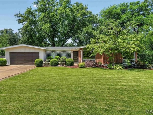 15 Bal Harbour Drive, St Louis, MO 63146