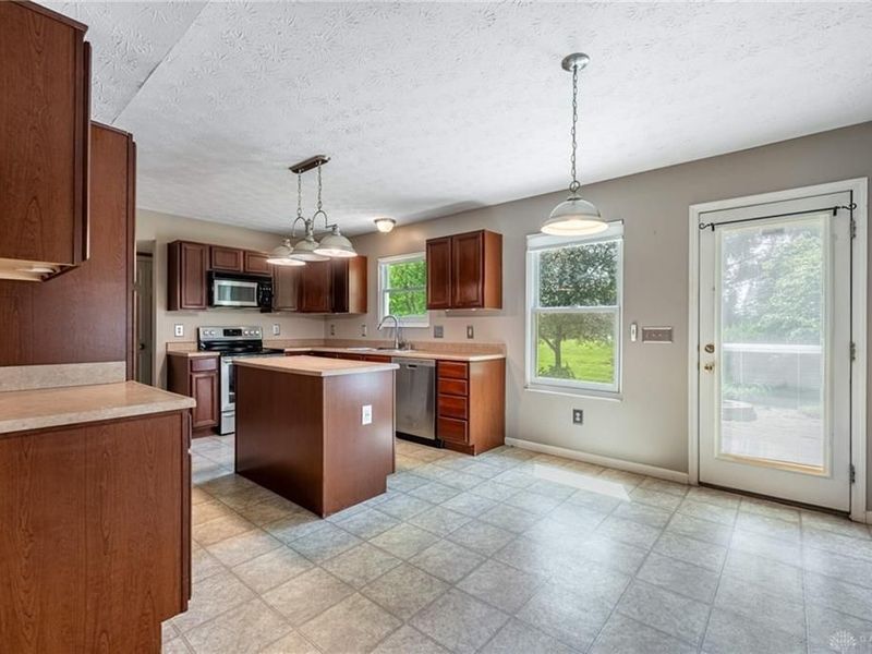 11 S Glen Oak Drive, Springboro, OH 45066 Photo 5