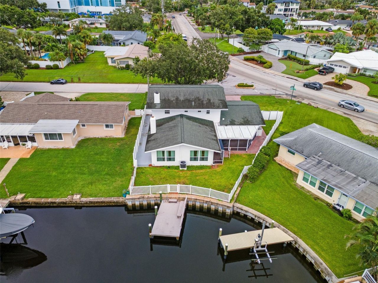 4000 14th Way Ne, Saint Petersburg, FL 33703 Main Photo