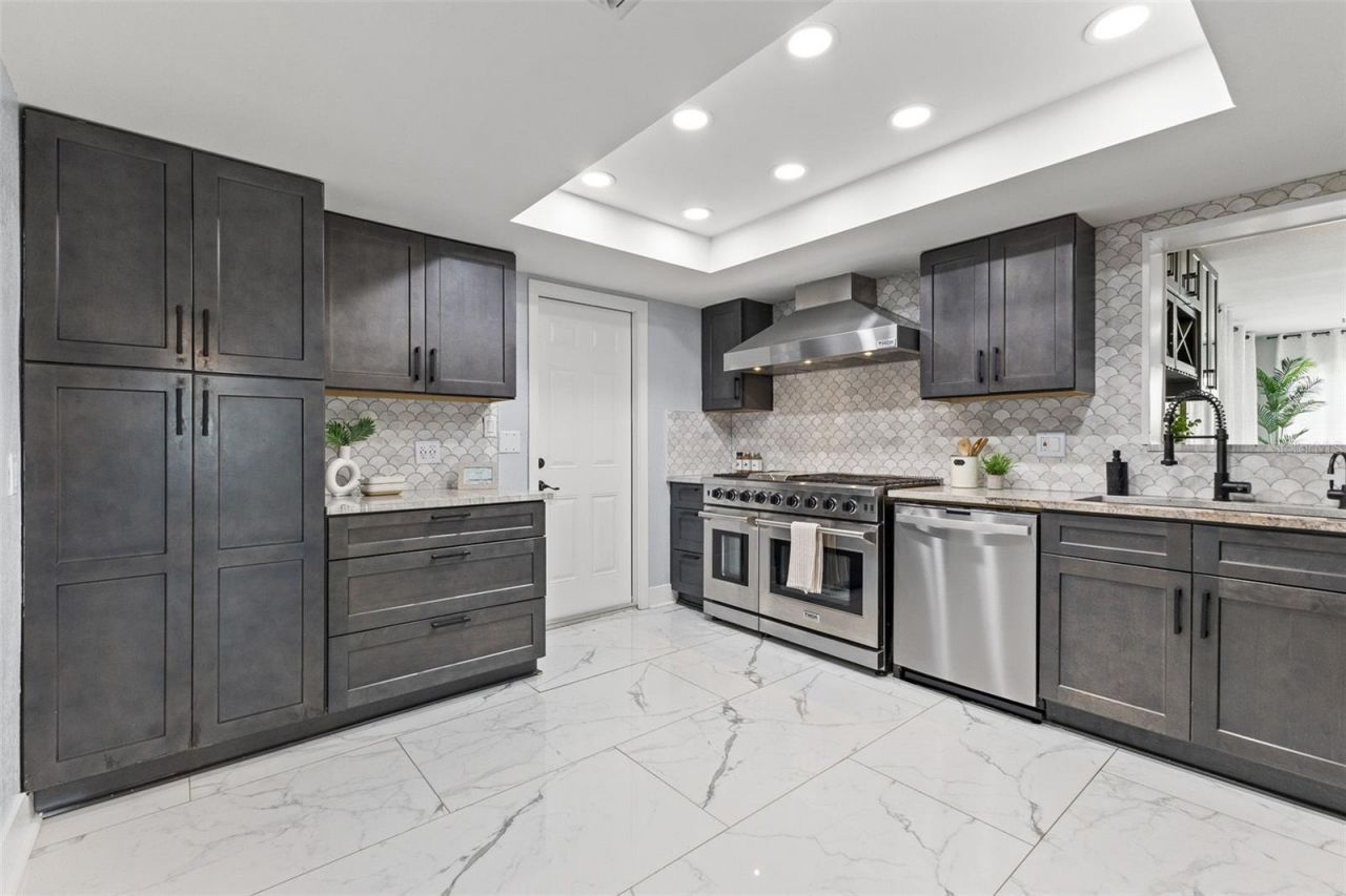 4000 14th Way Ne, Saint Petersburg, FL 33703 Photo