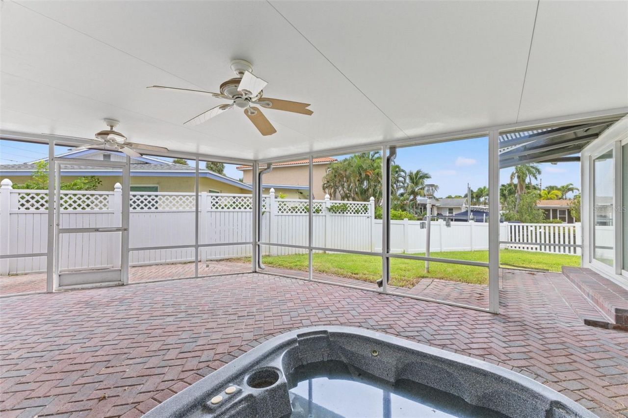 4000 14th Way Ne, Saint Petersburg, FL 33703 Photo
